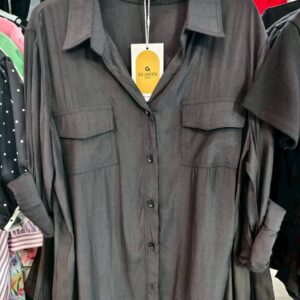 เสื้อเชิ้ตสีดำ ทรงโอเวอร์ไซซ์