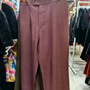 สีม่วงอมแดง (Wine / Maroon)