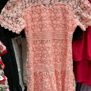 เดรสลูกไม้สีชมพู แขนสั้น