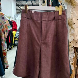 กางเกงขาสั้นผ้าเรียบ สีไวน์แดง