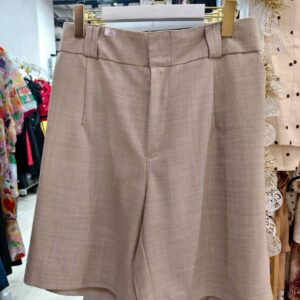 กางเกงขาสั้นผ้าเรียบ สีน้ำตาลอ่อน