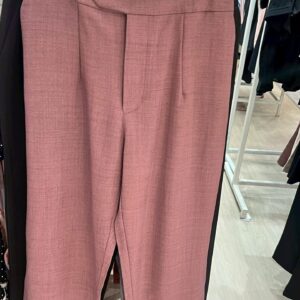 สีชมพูหม่น (Dusty Pink)